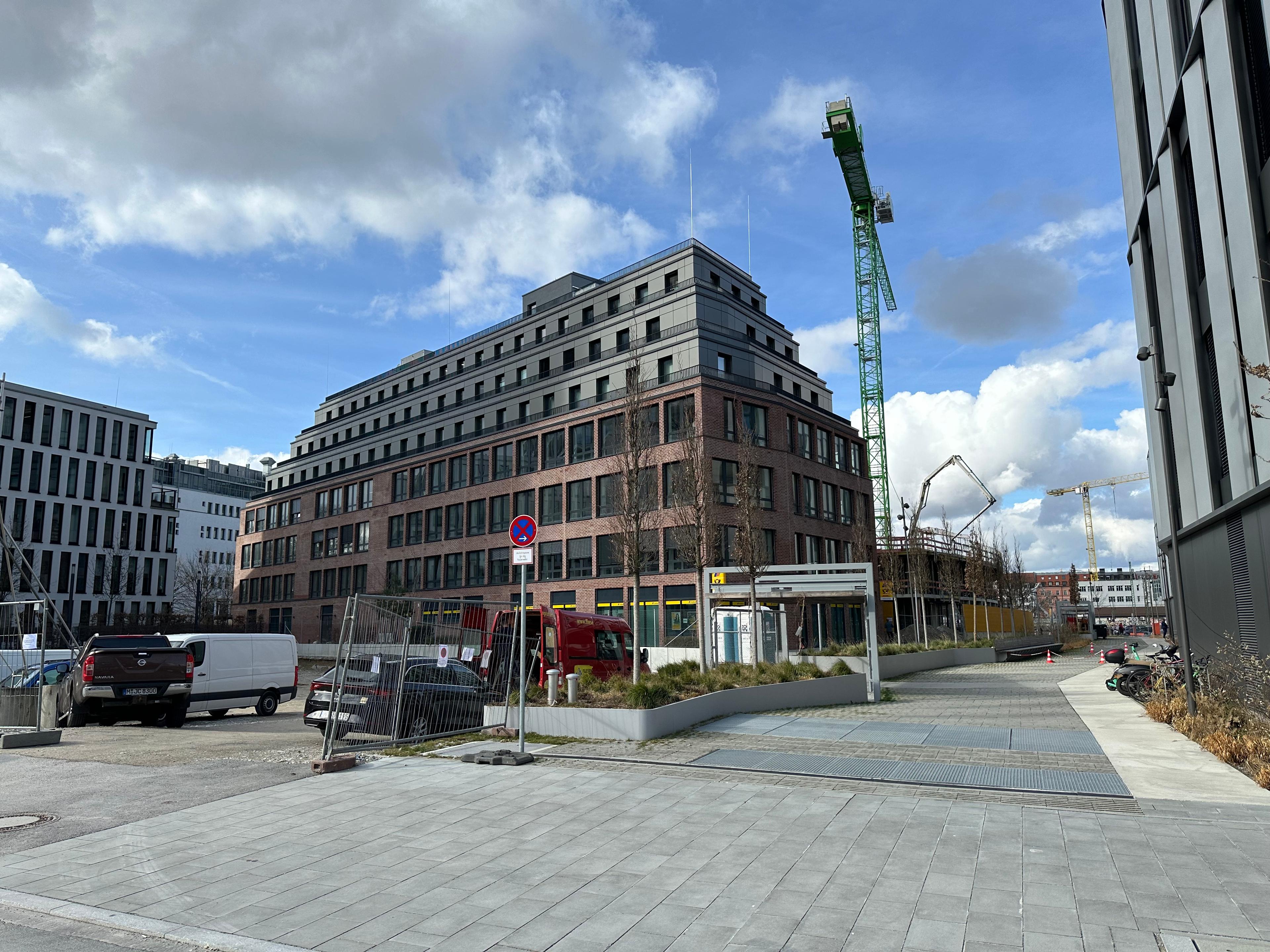 Wir sind in unser neues Büro in der Friedenstraße umgezogen
